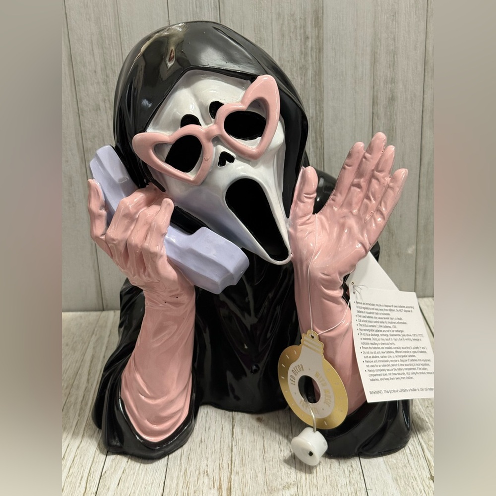 Ghoulish Ghost Face Scream Girl Phone Light Up Halloween Decor NWT Viral 2025